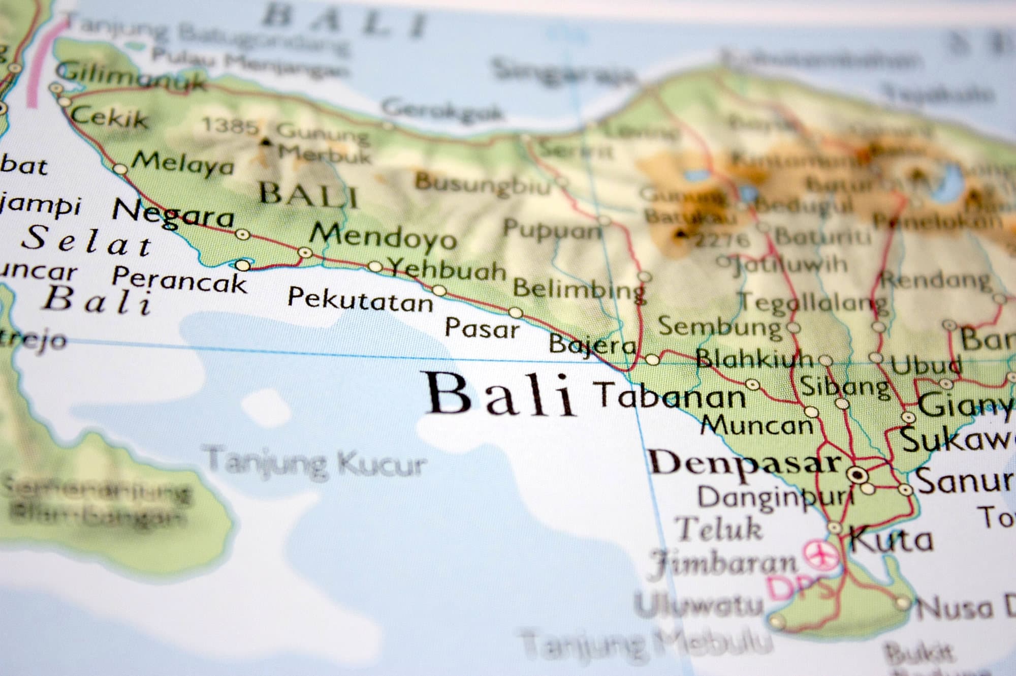 Papieren wegenkaart van Bali met Denpasar, Tabanan en de westkust